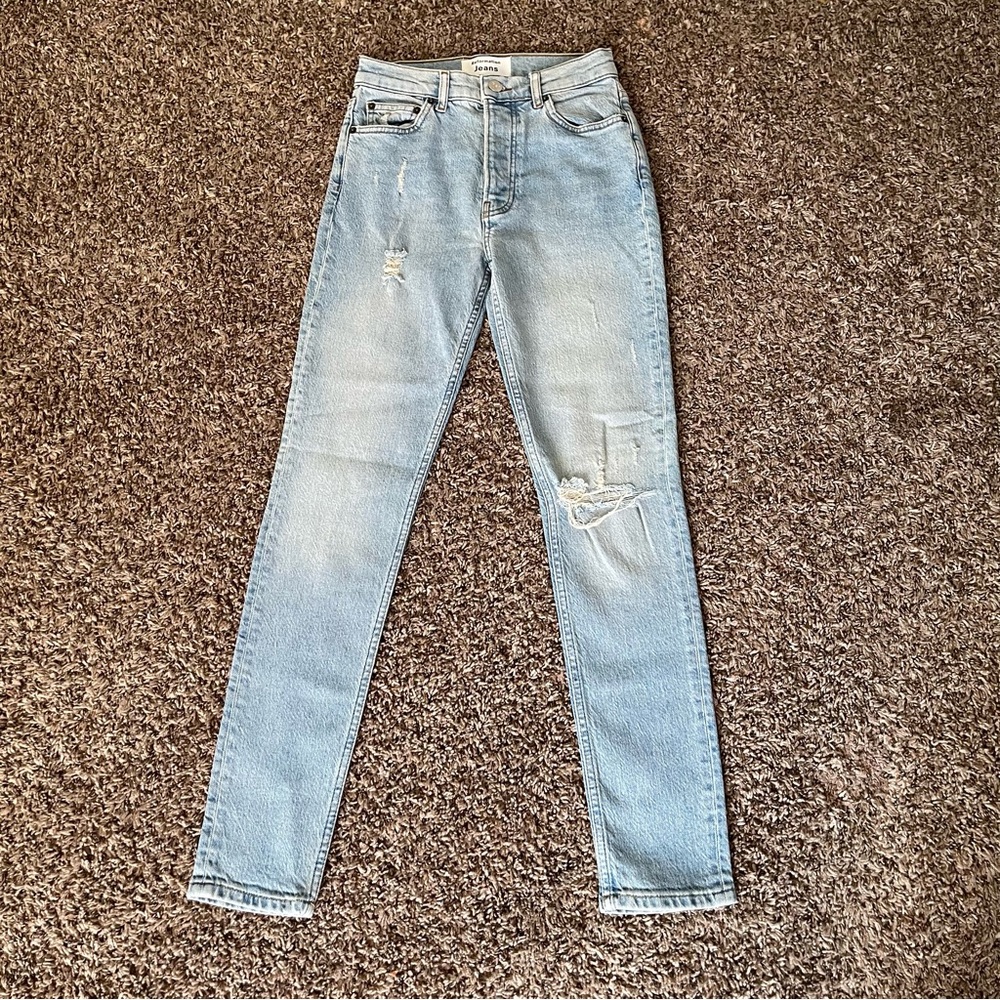 Like New! Reformation Distressed Light Wash Montego Skinny Jeans Women’s Size 24